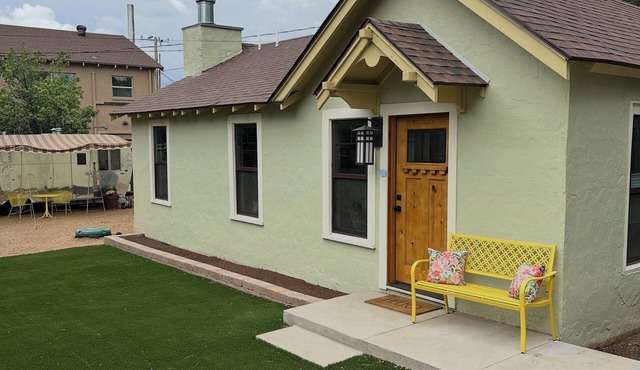 Little Cherry Cottage Close to it All in Flagstaff