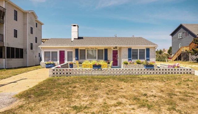 Little Pearl- Classic OBX Cottage- Semi Oceanfront
