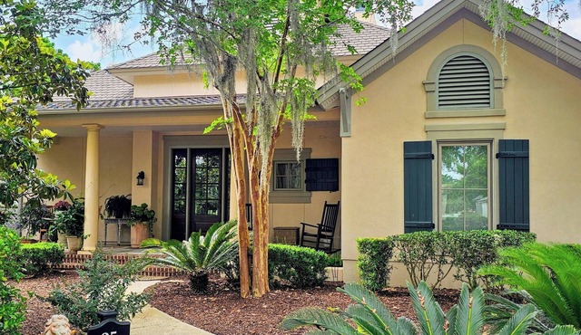 Live Oaks Cottage - Golf Course Views & Lowcountry Charm in Bluffton, SC