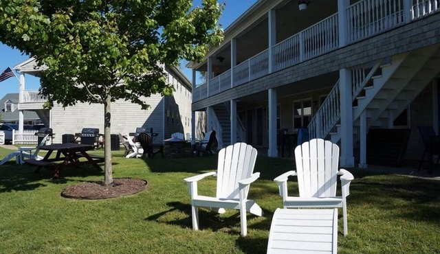 Lively Studio Near Mohegan Bluffs