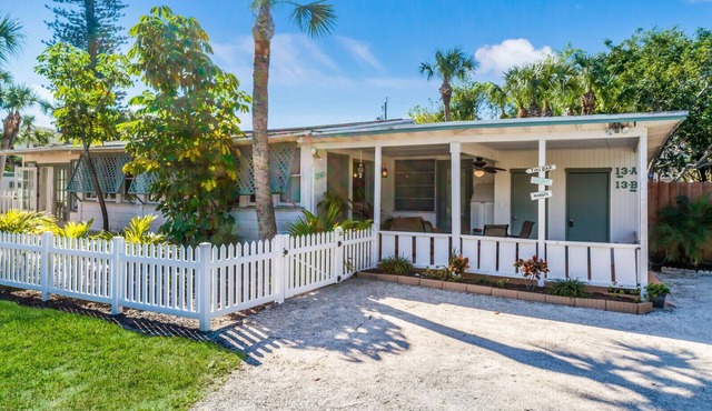 Location. 3 bedroom cottage block from beach and two blocks from Siesta Village