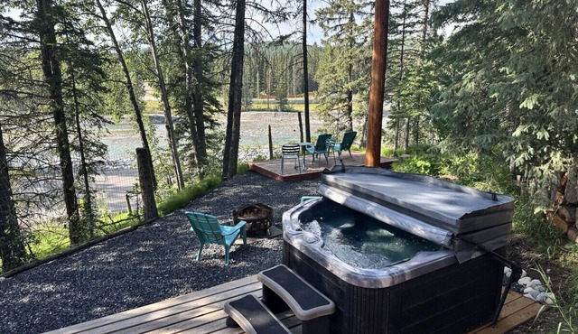 Longhorn Cabin at Restart Ranch - hottub - river