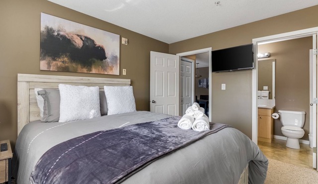 Lovely 2-Bedroom 2-Bath condo with Underground Parking