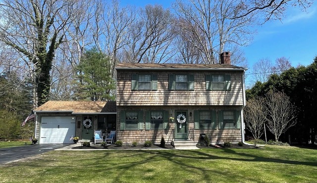 Lovely Executive 3-bedroom country home in East Lyme.