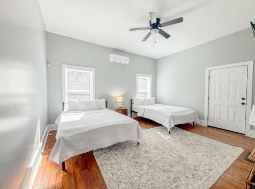 Lowcountry Cottage Sleeps 4 Central Location