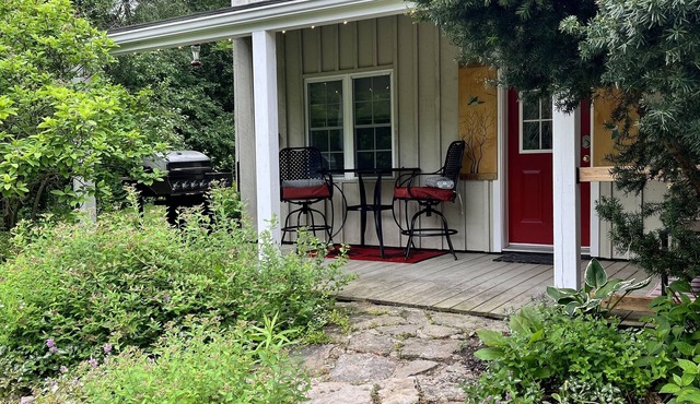 Loyalist Bird House (park pass & close to horse ranch) - ST-2022-0121