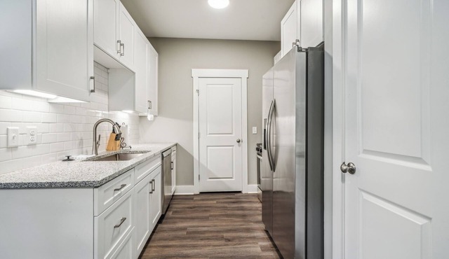 Luxe Park 1117 | 2 Bd Apt | Pool, Gym & Parking