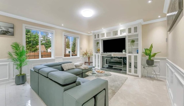 Luxe Puget Sound Private Getaway in Burien!