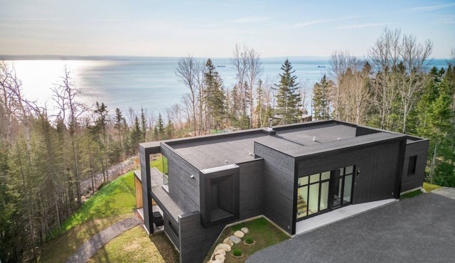 Luxurious and warm villa