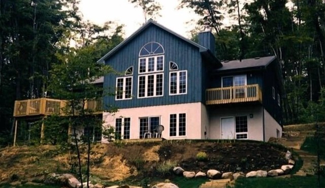 Luxurious Quiet Lakefront Chalet Registered CITQ #249502
