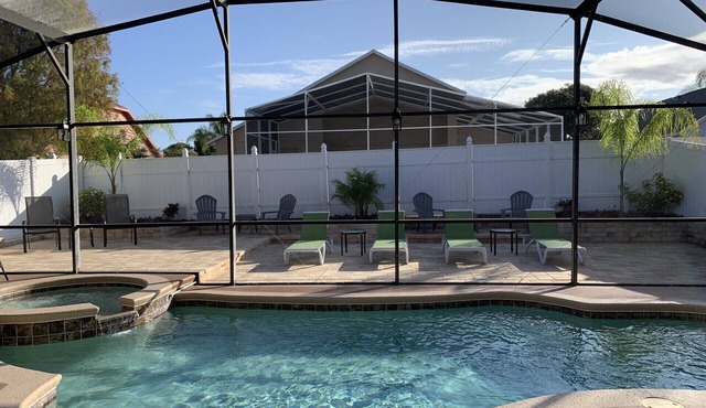 Luxurious villa with heated pool near Disney