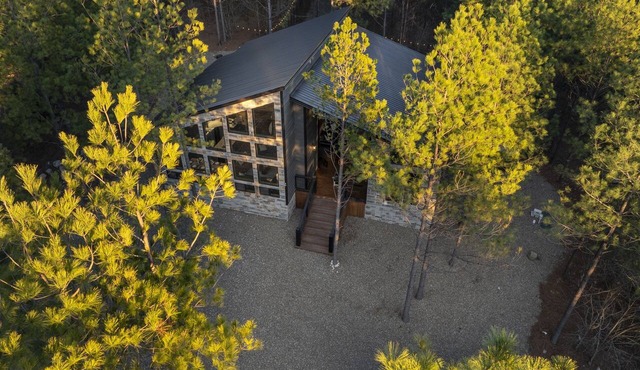 Luxury Basecamp: Fire Pit, Games, Close to Trails
