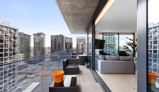Luxury condo all furnished in the heart of Montreal