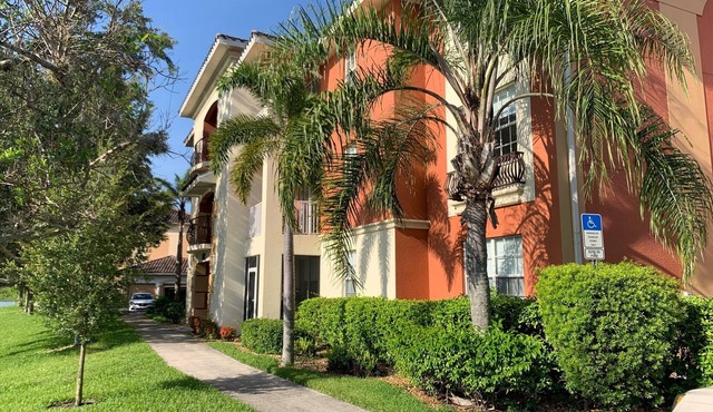Luxury condo in Cape Coral