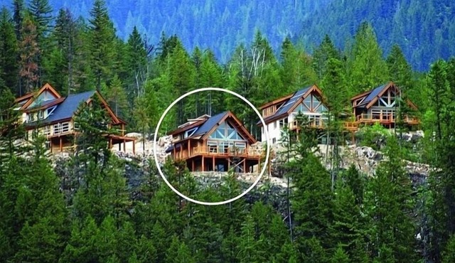 Luxury Cottage with Spectacular Lake & Mountain Views