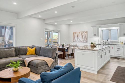 Luxury Family Home Near Niagara Falls