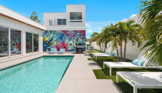 Luxury Home, Pool, Mins to Top Beaches and Downtown Sarasota