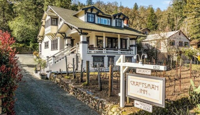 Luxury Retreat with 5 King Suites Near Napa Valley Wineries & Downtown Calistoga
