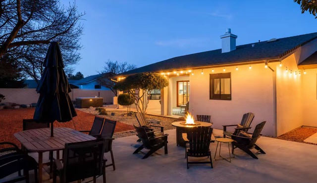 Luxury Vacation Home-New HotTub-20 Mins to Sedona-Peloton-1.4 miles to Old Town