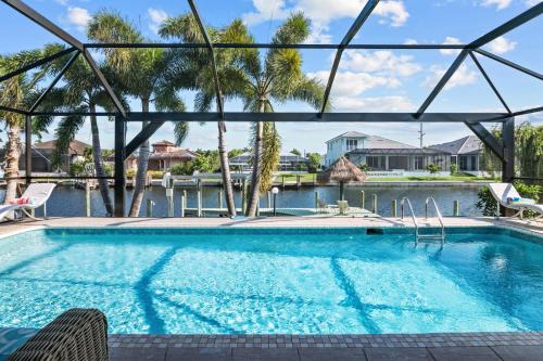 Luxury Villa Bermuda - South Facing Heated Pool Waterfront Property