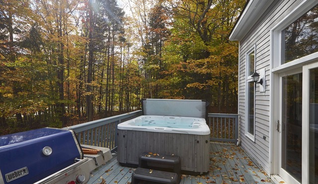 Luxury with Hot Tub, Billiards & Arcades! A/C