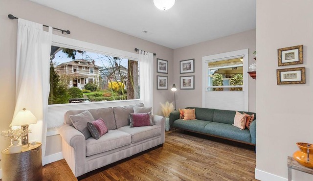 Madrona Bliss A Modern Escape