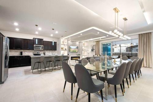 Magical 10-Bedroom Villa near Disney World