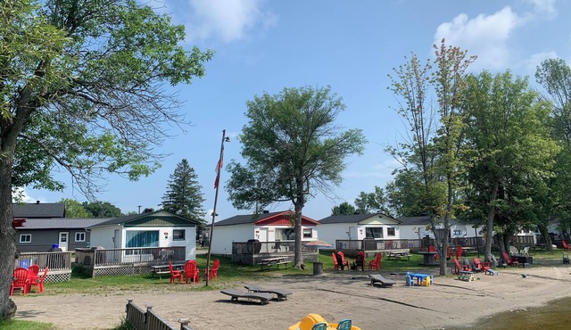 Mallard #6 Graceland Cottages