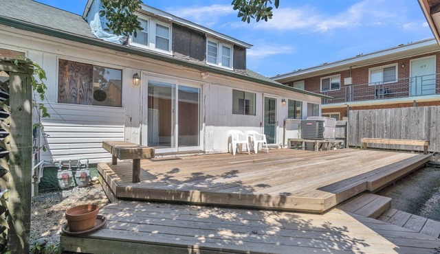 Manor and Mutts #2 (3-Bedroom Cottage) - Pets Allowed by RedAwning