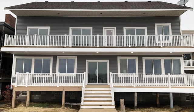 Mariners Cove 4 Bedroom Cottage by RedAwning