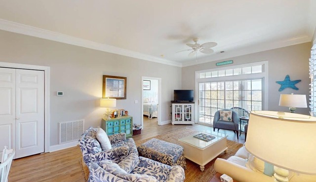 Marsh Hawk Escape Charming 3 BR Villa Marsh Views