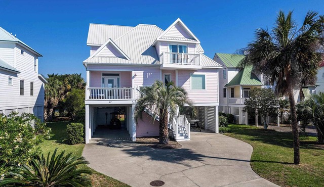 Marshfront Retreat with Stunning Sunset and Sunrise Views