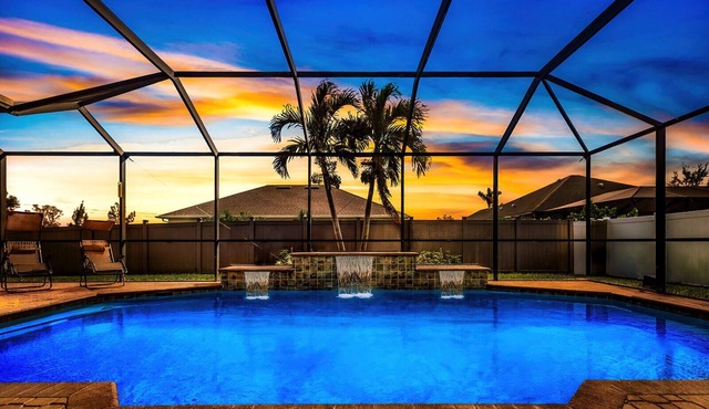 Massive Cali King Villa | Heated Saltwater Pool