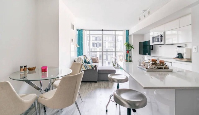 Master bedroom in Downtown Toronto, best location near CN tower