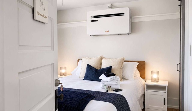 Mermaid Cove | Cozy Room with Ensuite | Sunset Views of Main St. | Sleeps 2