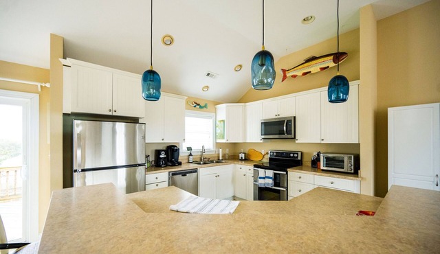 Mermaid Way - beach 5 min walk, pool w/heater, hot tub, game room, pet friendly