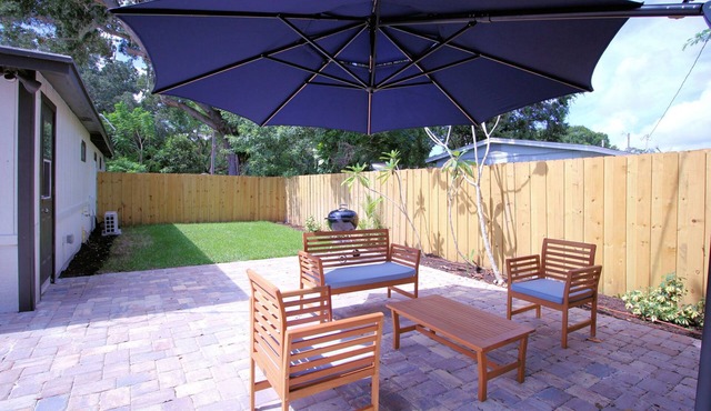 Mid-Century 1/1 Near Downtown/Siesta Key/SMH/Arlington Park