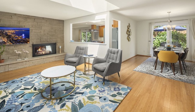 Mid century modern retreat w/expansive garden and central A/C