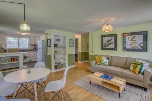 Mid-Century Wilmington Cottage