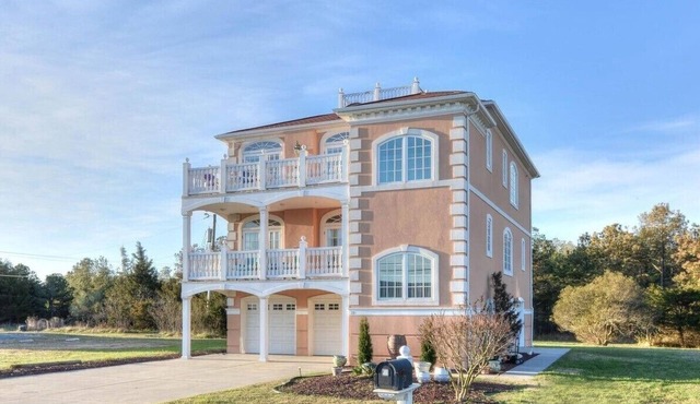 MINI-WEEKS AVAILABLE! Beautiful Views! Great Location! PET FRIENDLY! Book Today!