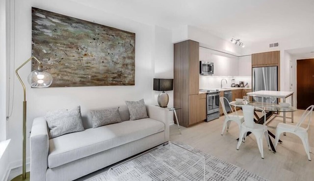 Mins from US Capitol | nr Capitol Hill 1DelBR w/Sundeck