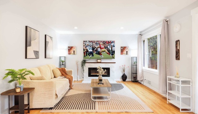 Modern 2BR Home in Ravenna, Near UW, Green Lake