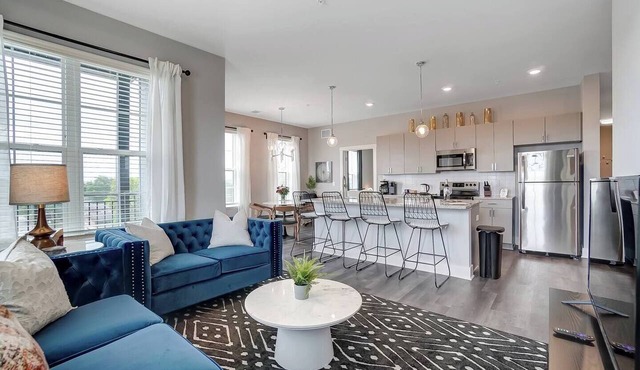 Modern 2BR near OSU | Parking | Elevator | Secure