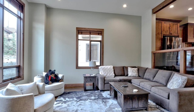 Modern 3 bedroom townhouse with brand new amenities