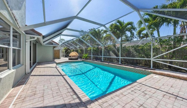 Modern 4BR in Central Wellington- Walk to Shops
