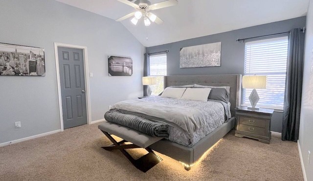 Modern 4BR Retreat Extended Stay Ideal. SW Houston