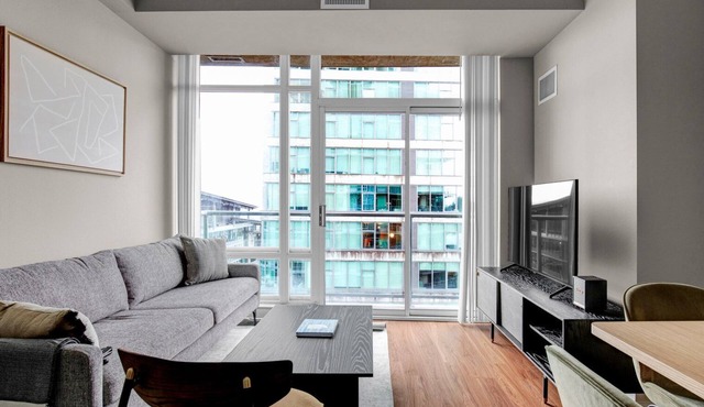 Modern Bellevue 2BR w/Gym, W/D & Roof Deck, near Downtown, by Blueground