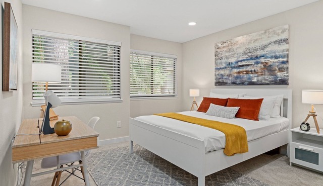 Modern Downtown Bellevue Condo Free Parking