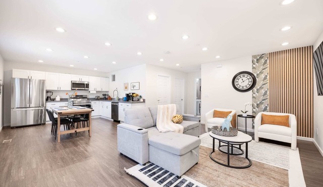 Modern & Family Oasis Minutes from SeaTac Airport