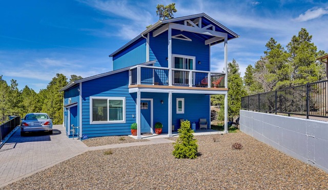 Modern Flagstaff Vacation Rental w/2 Living Areas
